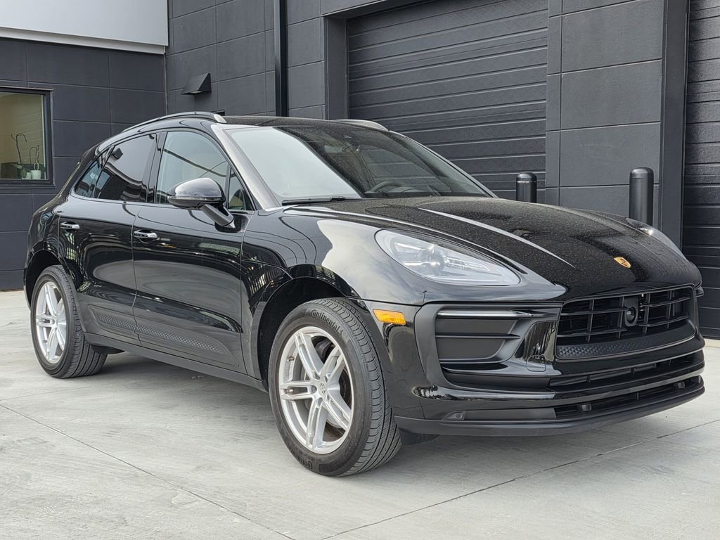 Certified 2023 Porsche Macan Turbo image 6