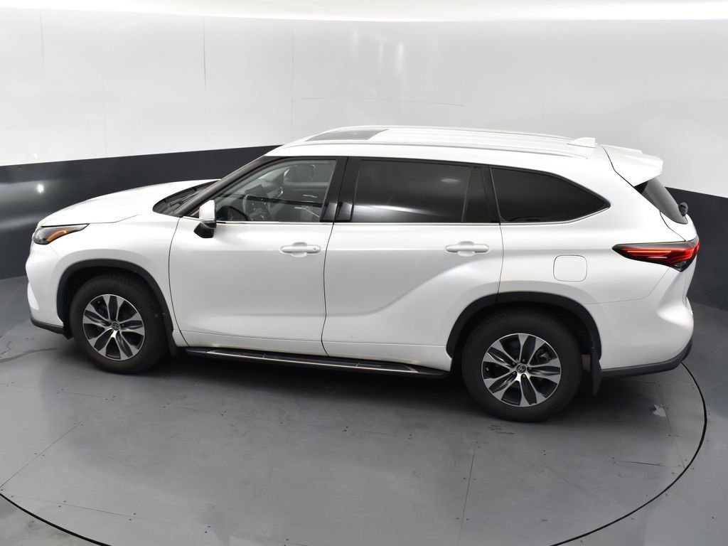 Used 2022 Toyota Highlander XLE image 21