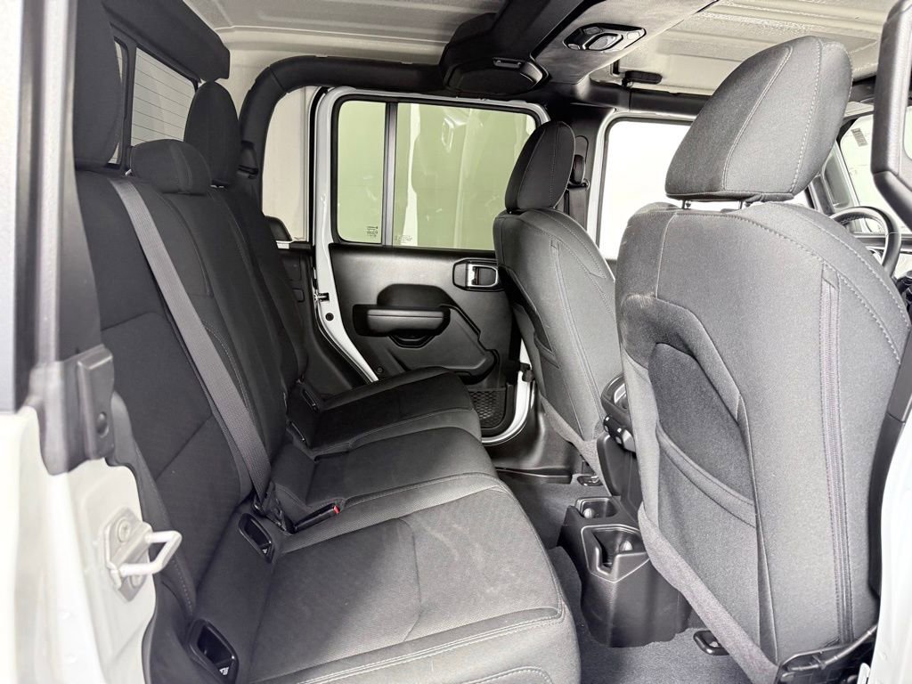 Used 2022 Jeep Gladiator Willys image 21