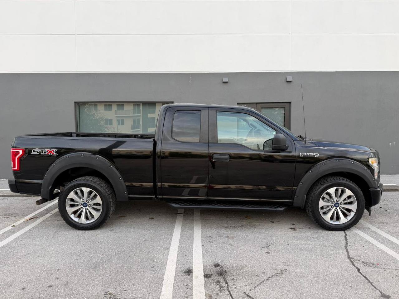 Used 2017 Ford F150 XL w/ Equipment Group 101A Mid RWD image 8