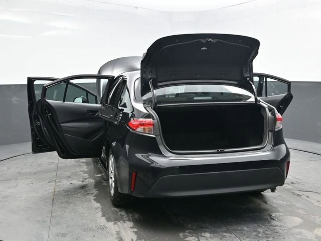 Used 2025 Toyota Corolla LE FWD image 29