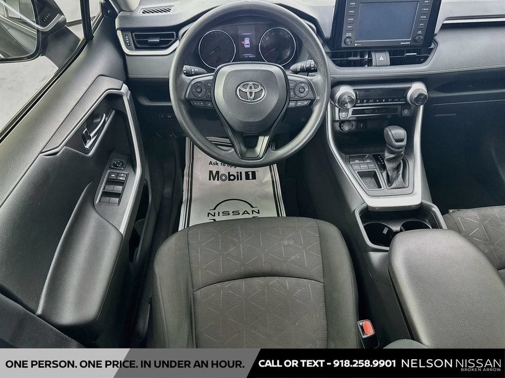 Used 2020 Toyota RAV4 XLE FWD image 20