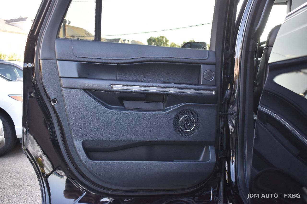 Used 2018 Ford Expedition Max XLT AWD/4WD image 10