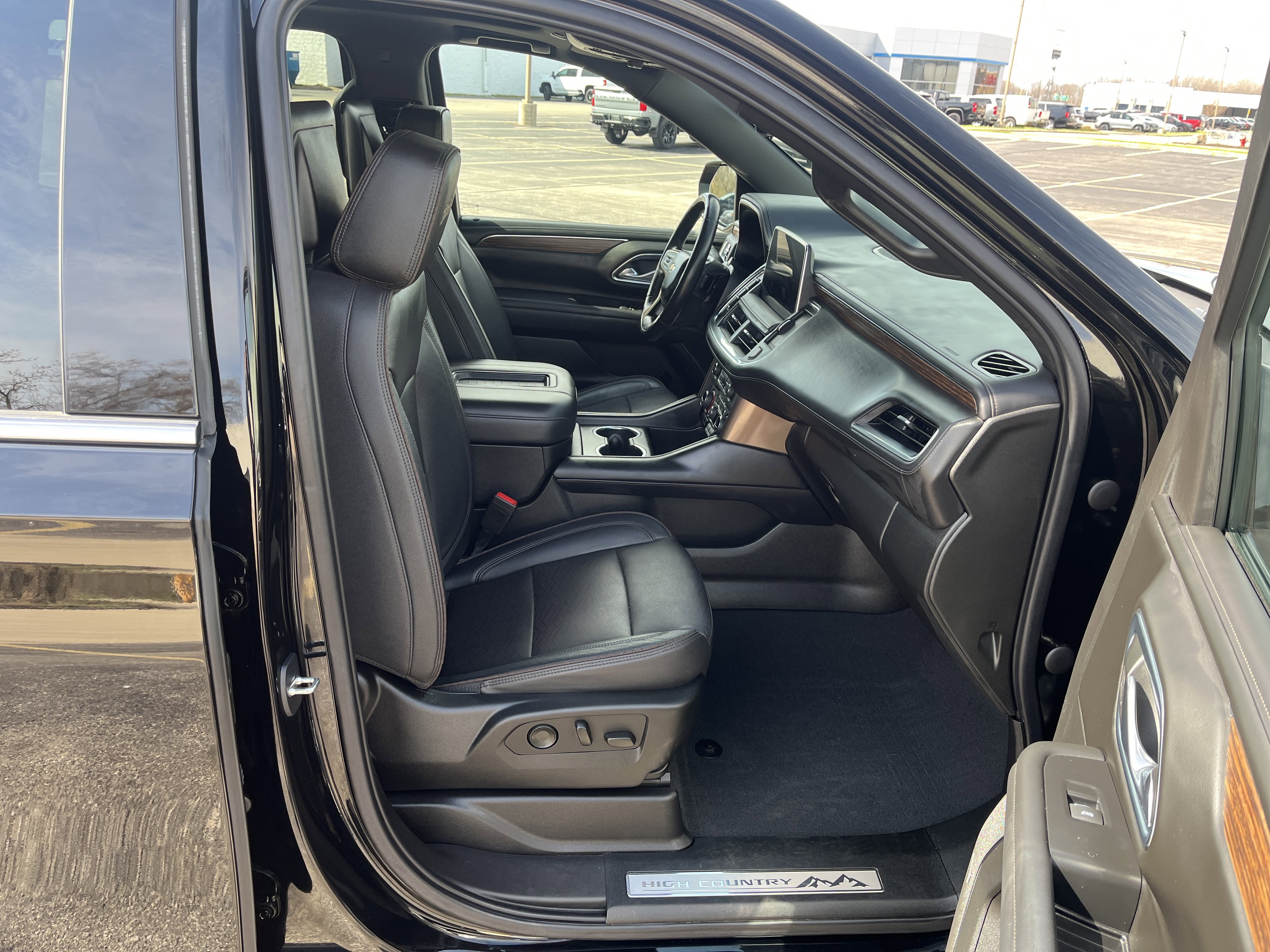 Used 2023 Chevrolet Tahoe High Country w/ Advanced Technology Package image 21