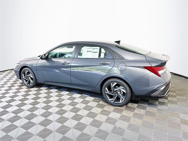 New 2025 Hyundai Elantra SEL image 6
