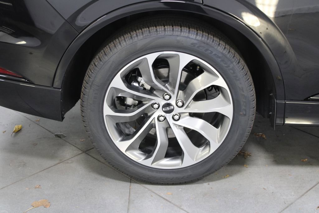 New 2026 Lincoln Aviator 2WD image 13