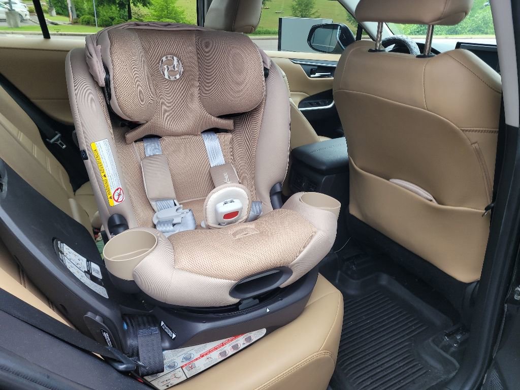 Used 2022 Toyota RAV4 XLE Premium FWD image 22