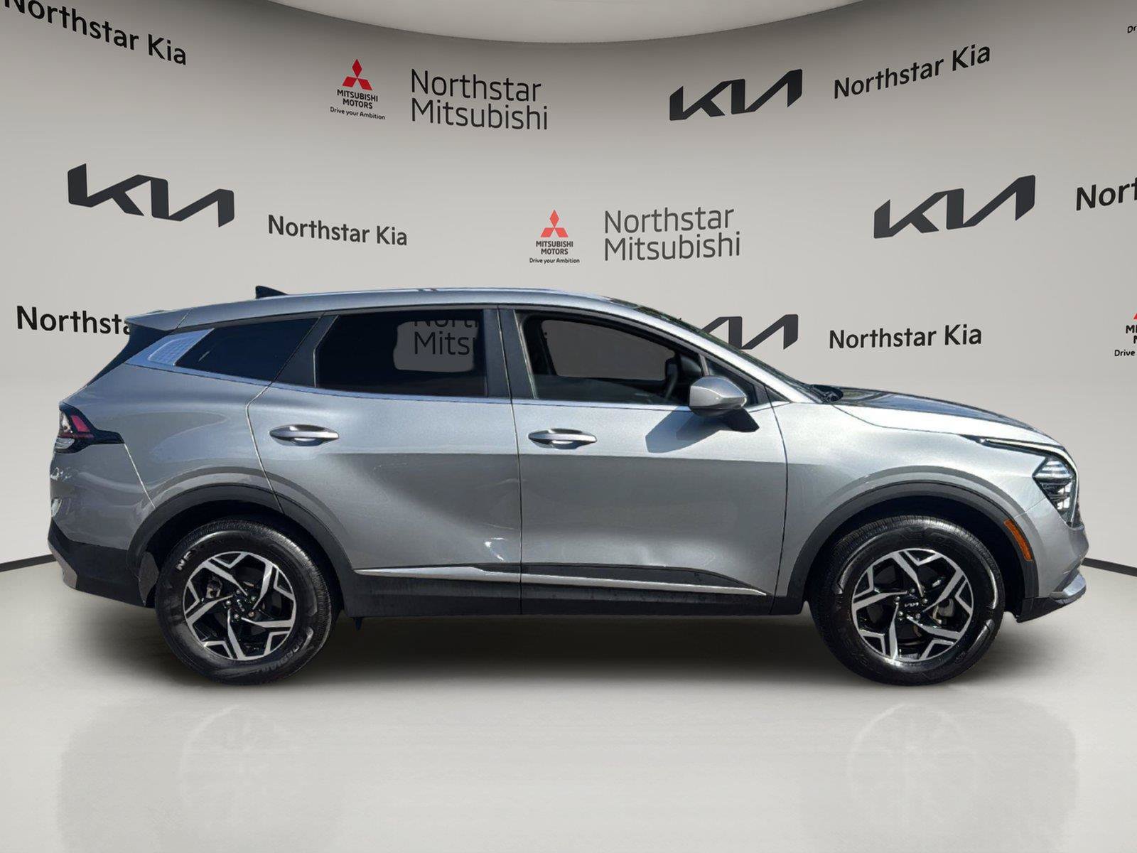 Used 2025 Kia Sportage LX AWD/4WD image 8