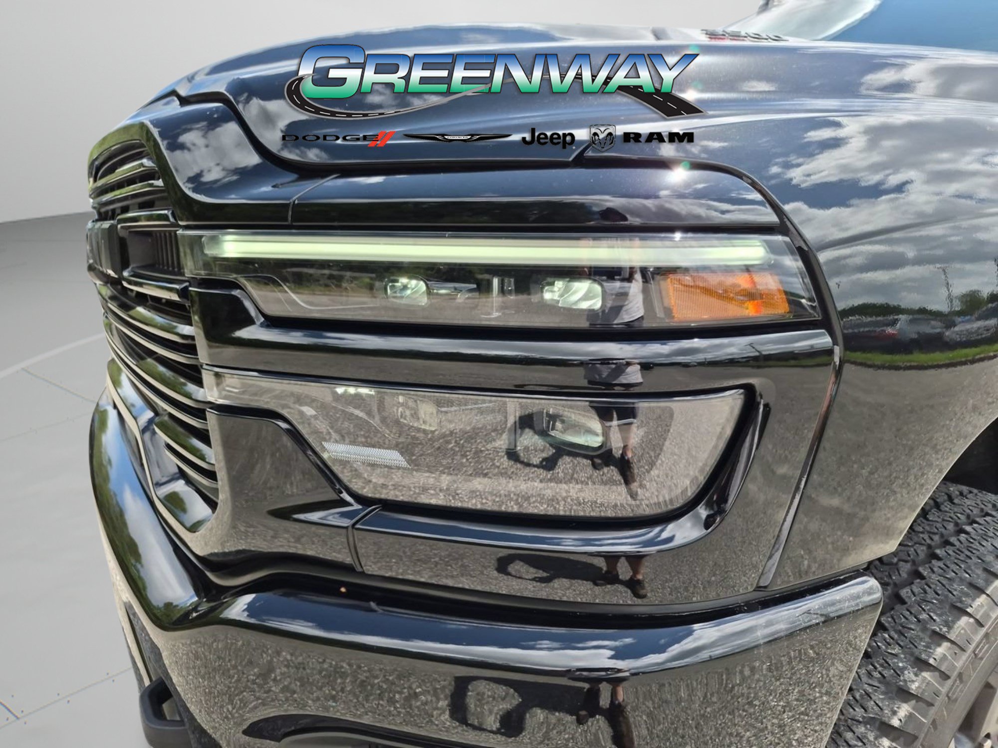 Used 2025 RAM 3500 Laramie AWD/4WD image 29