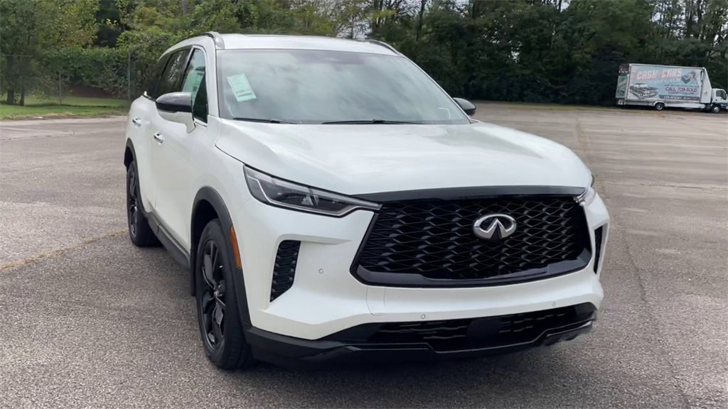 Certified 2025 INFINITI QX60 Luxe w/ Black Edition image 3