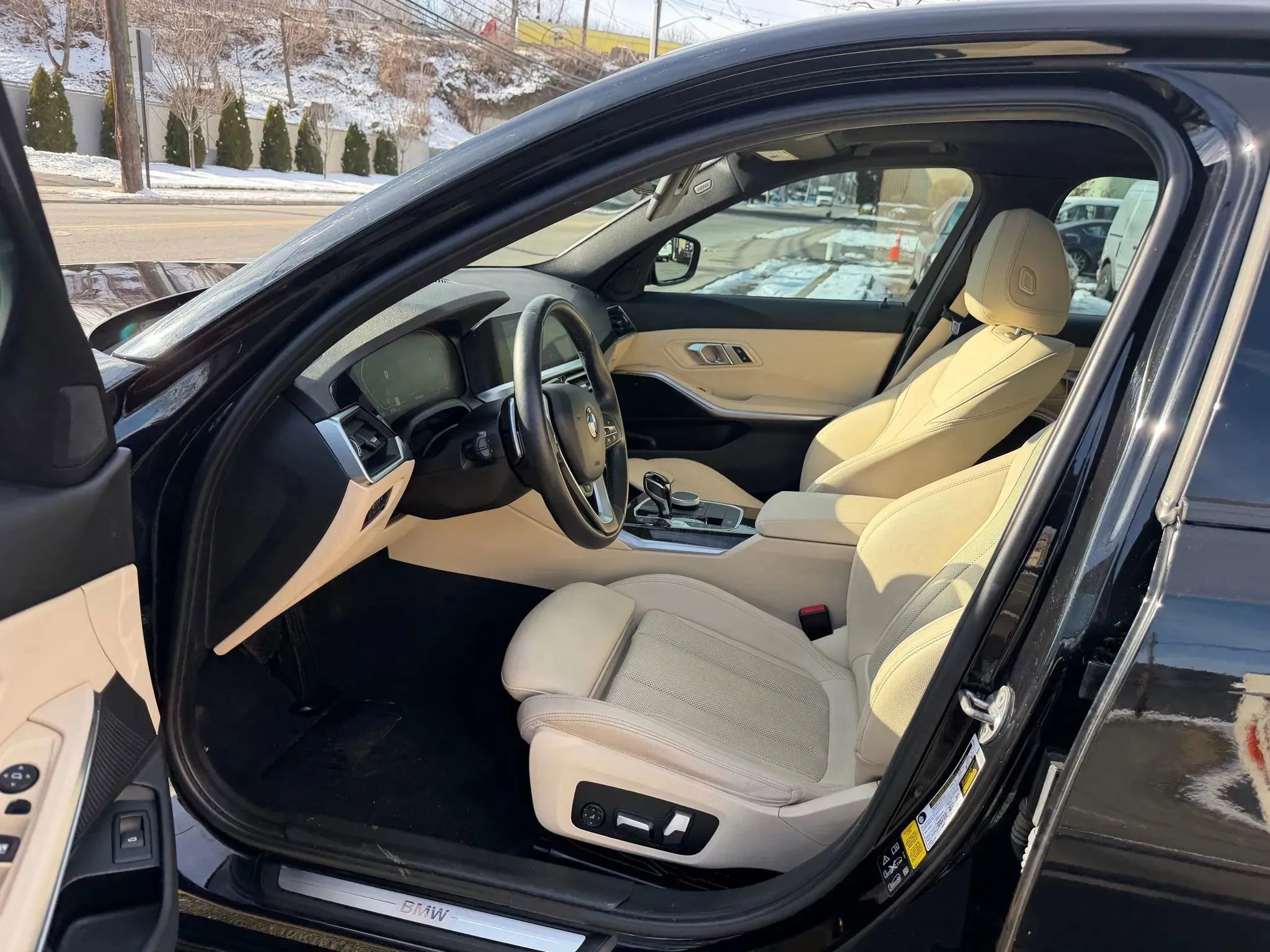 Used 2022 BMW 330i xDrive Sedan w/ Driving Assistance Package image 23