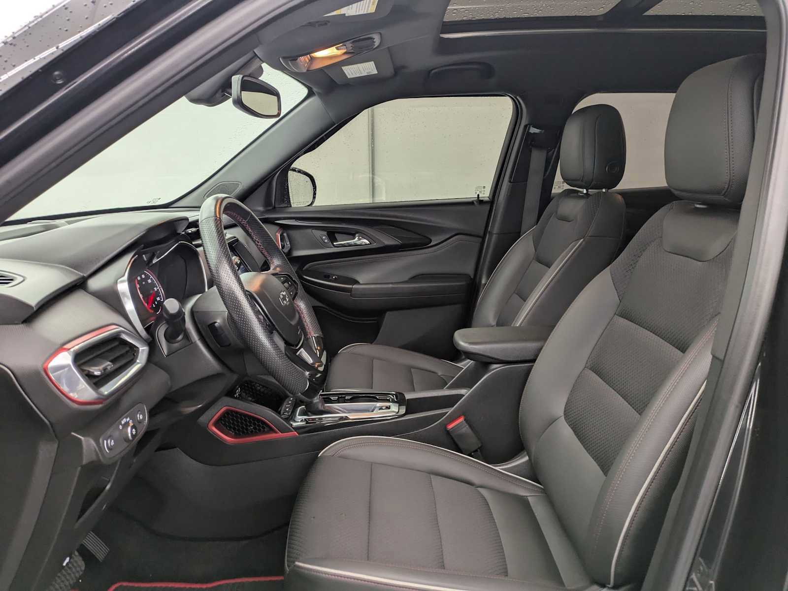 Used 2022 Chevrolet TrailBlazer RS w/ Sun and Liftgate Package image 17