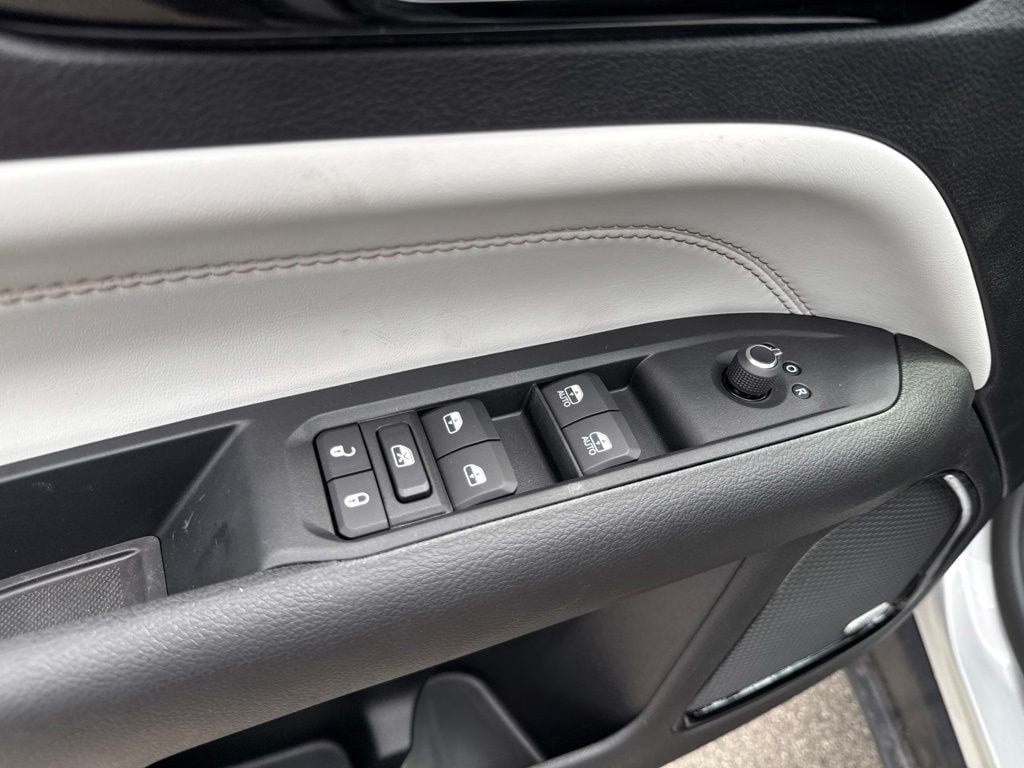 New 2026 Jeep Compass Limited w/ Sun, Sound & Navigation Group AWD/4WD image 18