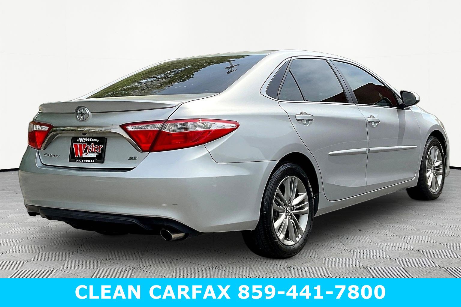 Used 2017 Toyota Camry SE w/ Protection Package (Q2) FWD image 6