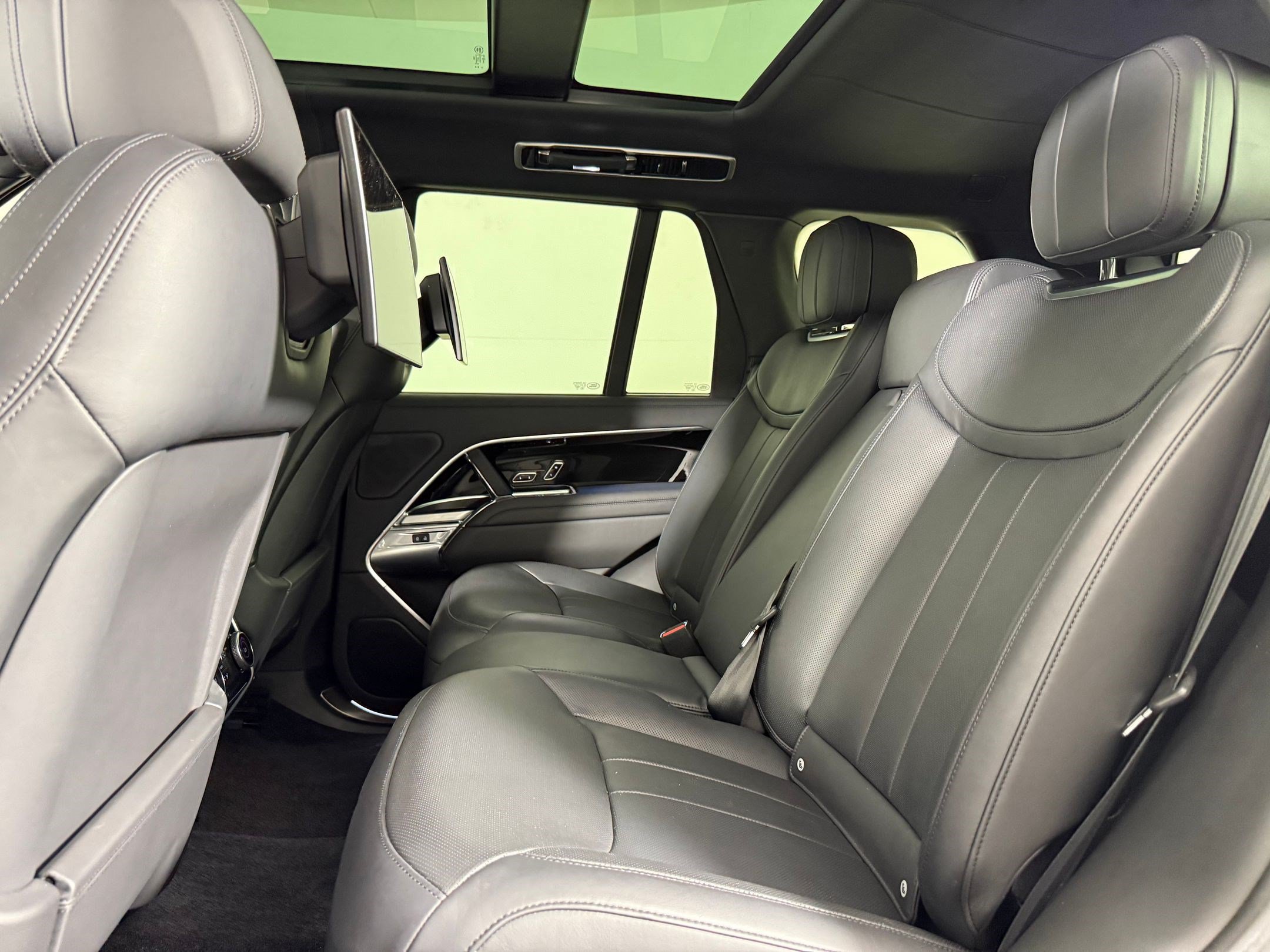 Used 2023 Land Rover Range Rover Autobiography AWD/4WD image 20