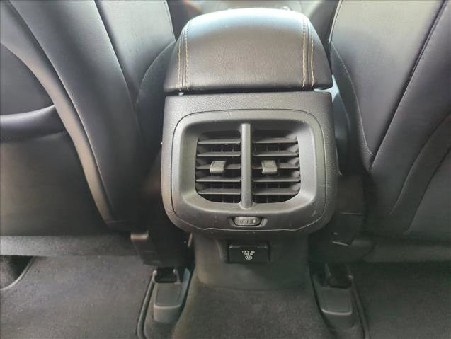 Used 2018 Jeep Cherokee Latitude Plus image 19