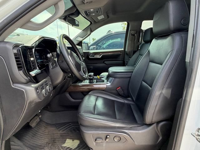 Used 2024 Chevrolet Silverado 1500 LT Trail Boss w/ LT Trail Boss Premium Package AWD/4WD image 10