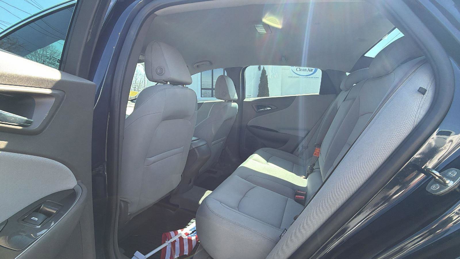 Used 2018 Chevrolet Malibu LS image 28