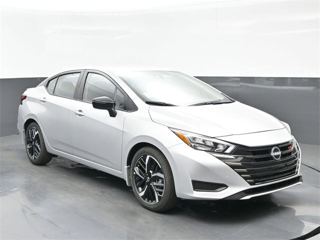 New 2025 Nissan Versa SR w/ Trunk Package image 8