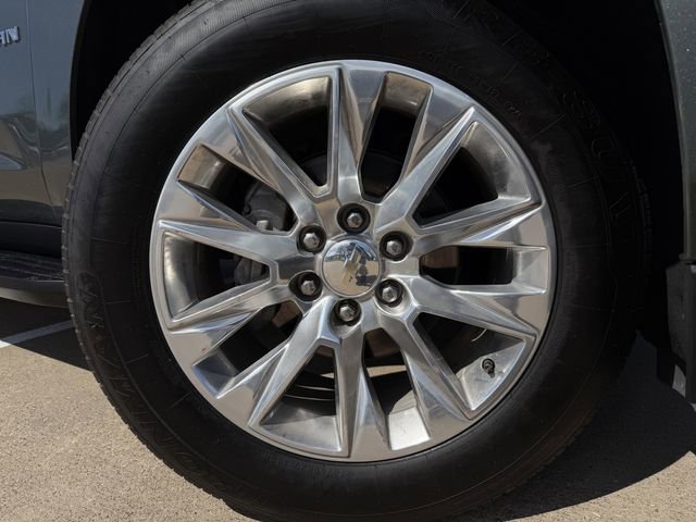 Used 2023 Chevrolet Suburban Premier image 11