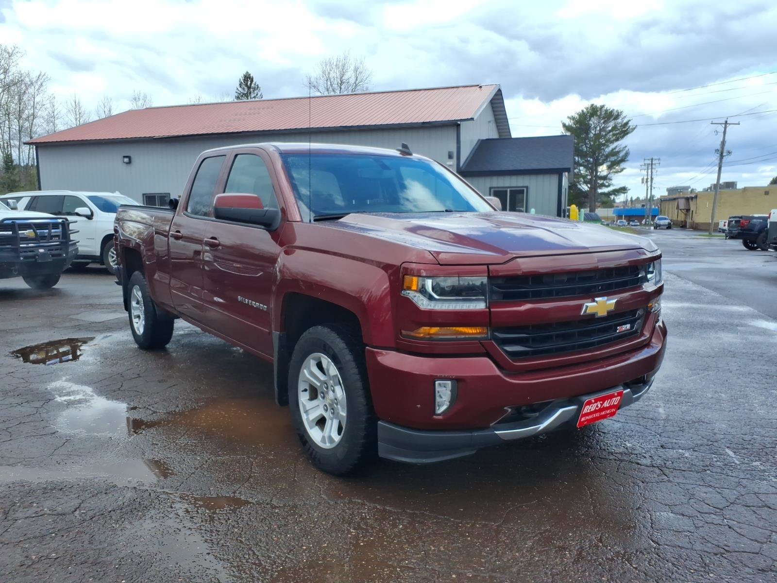 Used 2017 Chevrolet Silverado 1500 LT w/ All Star Edition AWD/4WD image 8