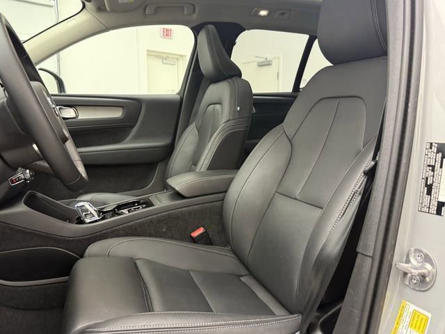 Certified 2025 Volvo XC40 B5 Plus image 13