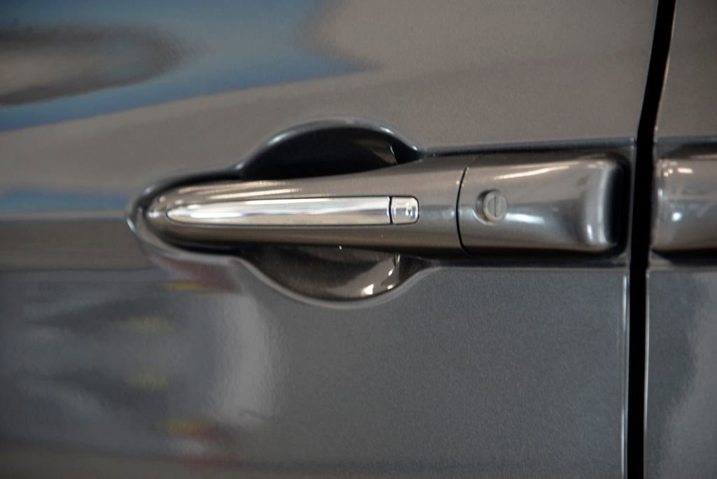 Used 2019 Chrysler Pacifica Limited w/ Advanced Safetytec Group image 13