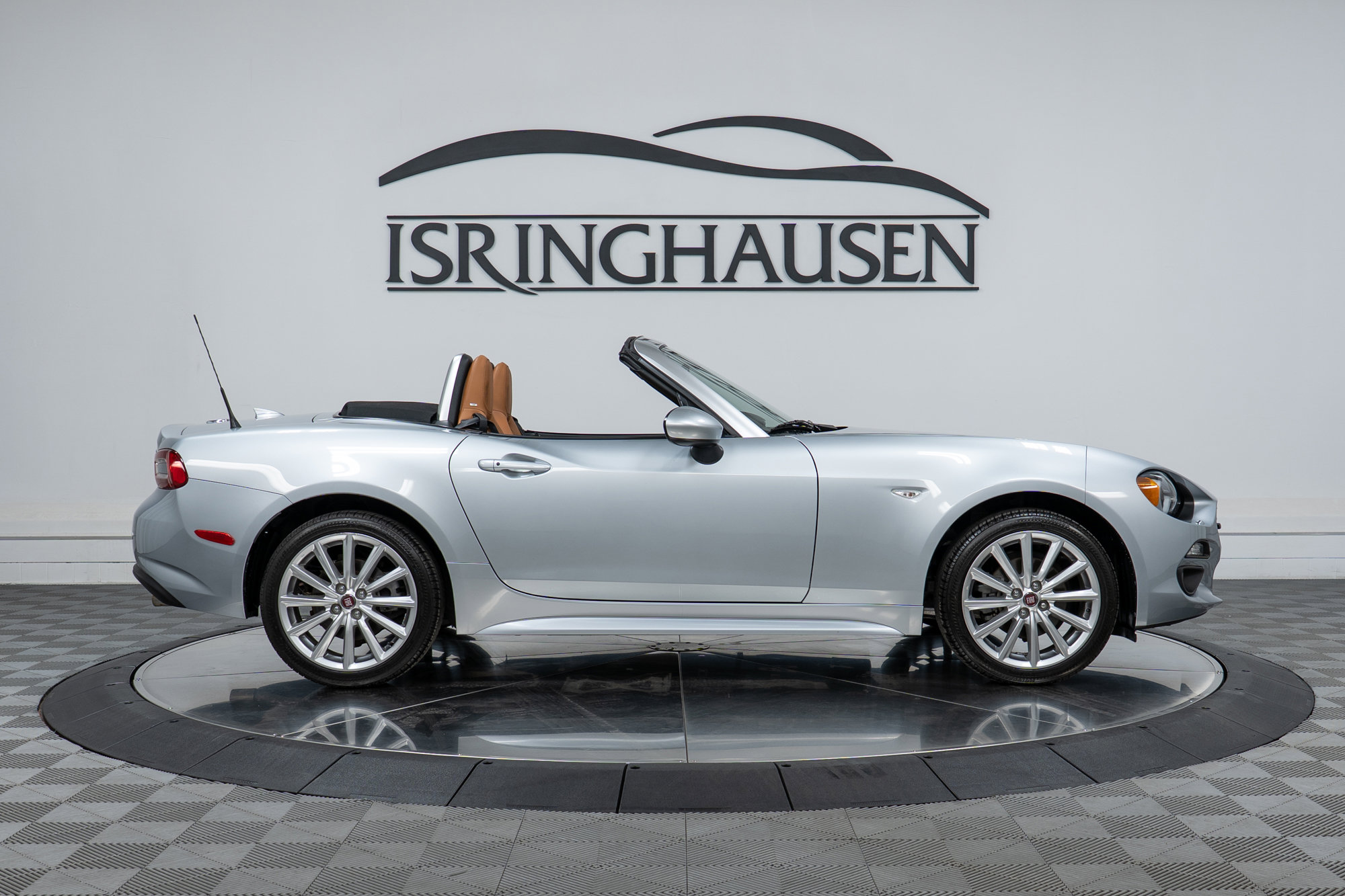 Used 2018 FIAT 124 Spider Lusso w/ Convenience Group image 4
