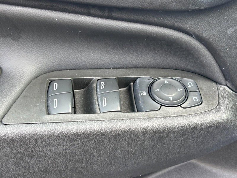 Certified 2024 Chevrolet Equinox LT FWD image 16