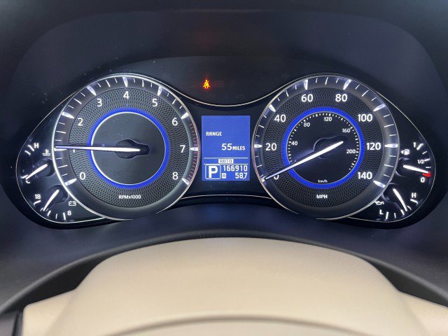 Used 2011 INFINITI QX56 4WD w/ Deluxe Touring Pkg image 29