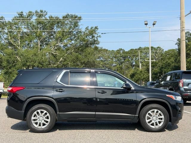Used 2021 Chevrolet Traverse LS w/ LPO, Blackout Package FWD image 8