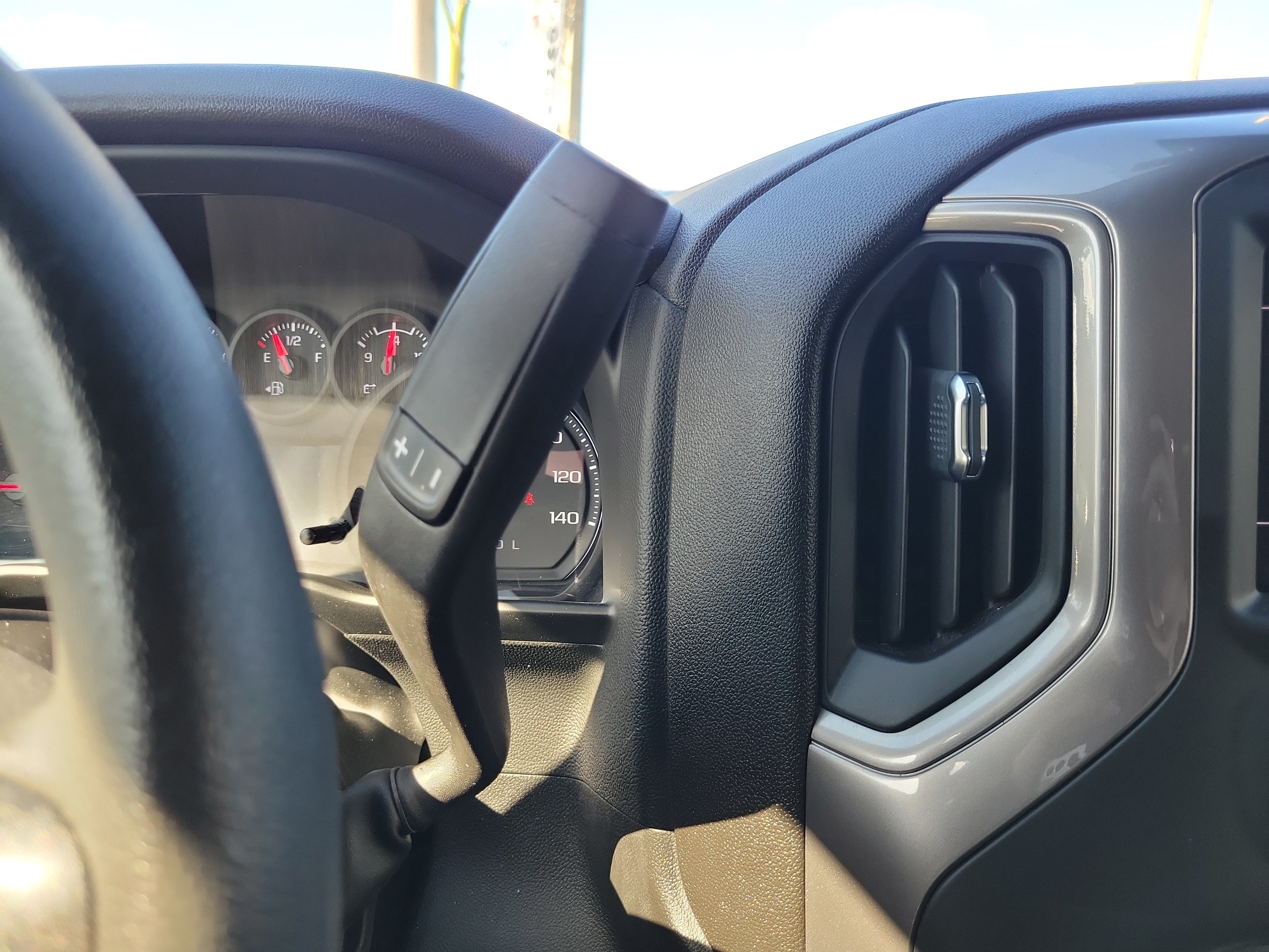 Used 2024 GMC Sierra 2500 Pro w/ Convenience Package AWD/4WD image 18