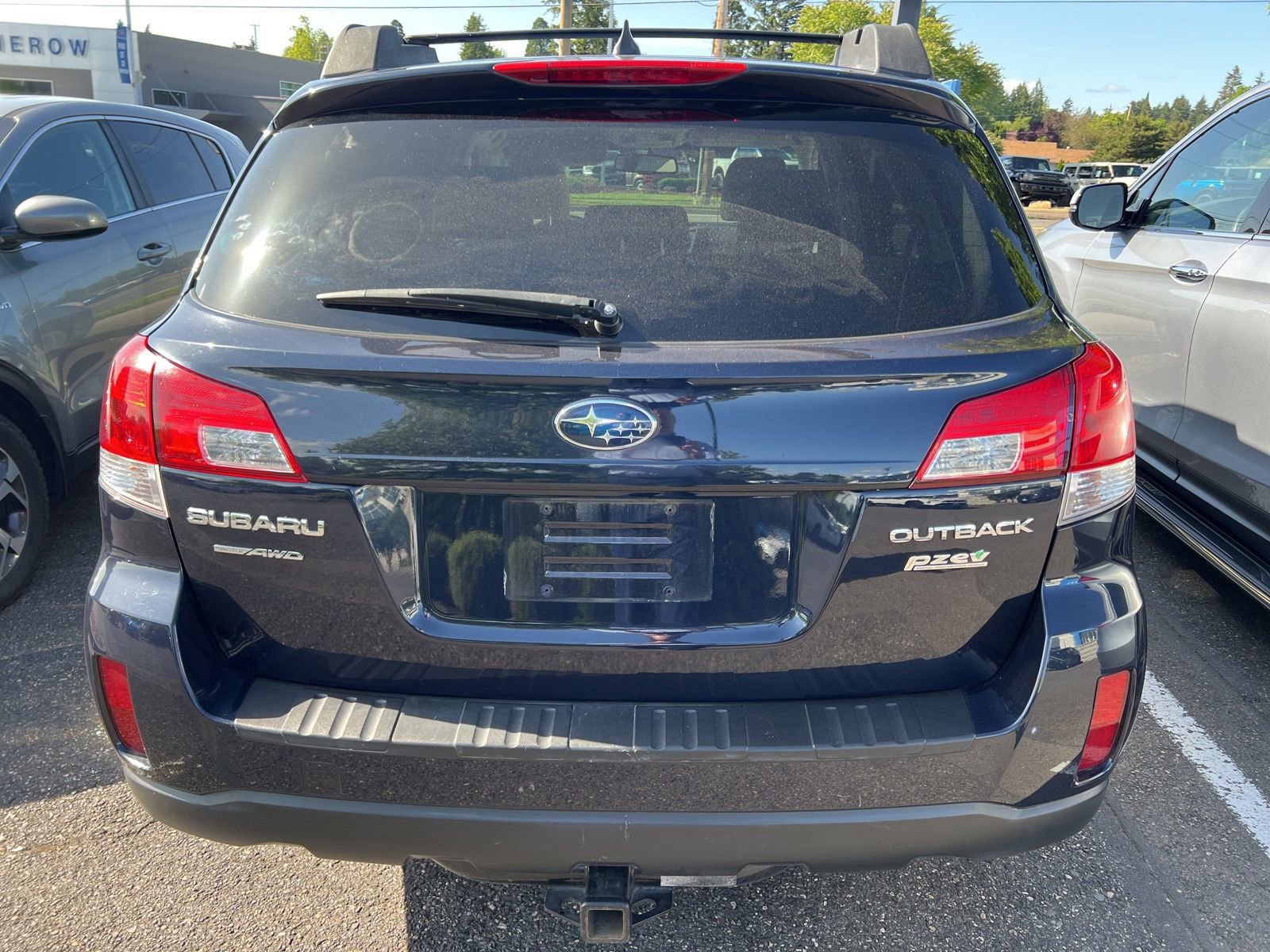 Used 2013 Subaru Outback 2.5i Limited AWD/4WD image 10
