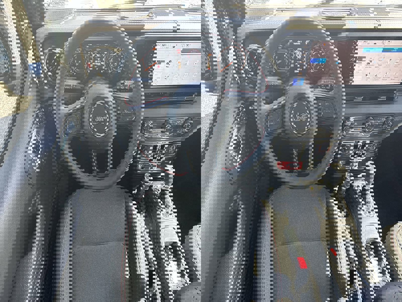 Used 2024 Jeep Wrangler Rubicon image 28