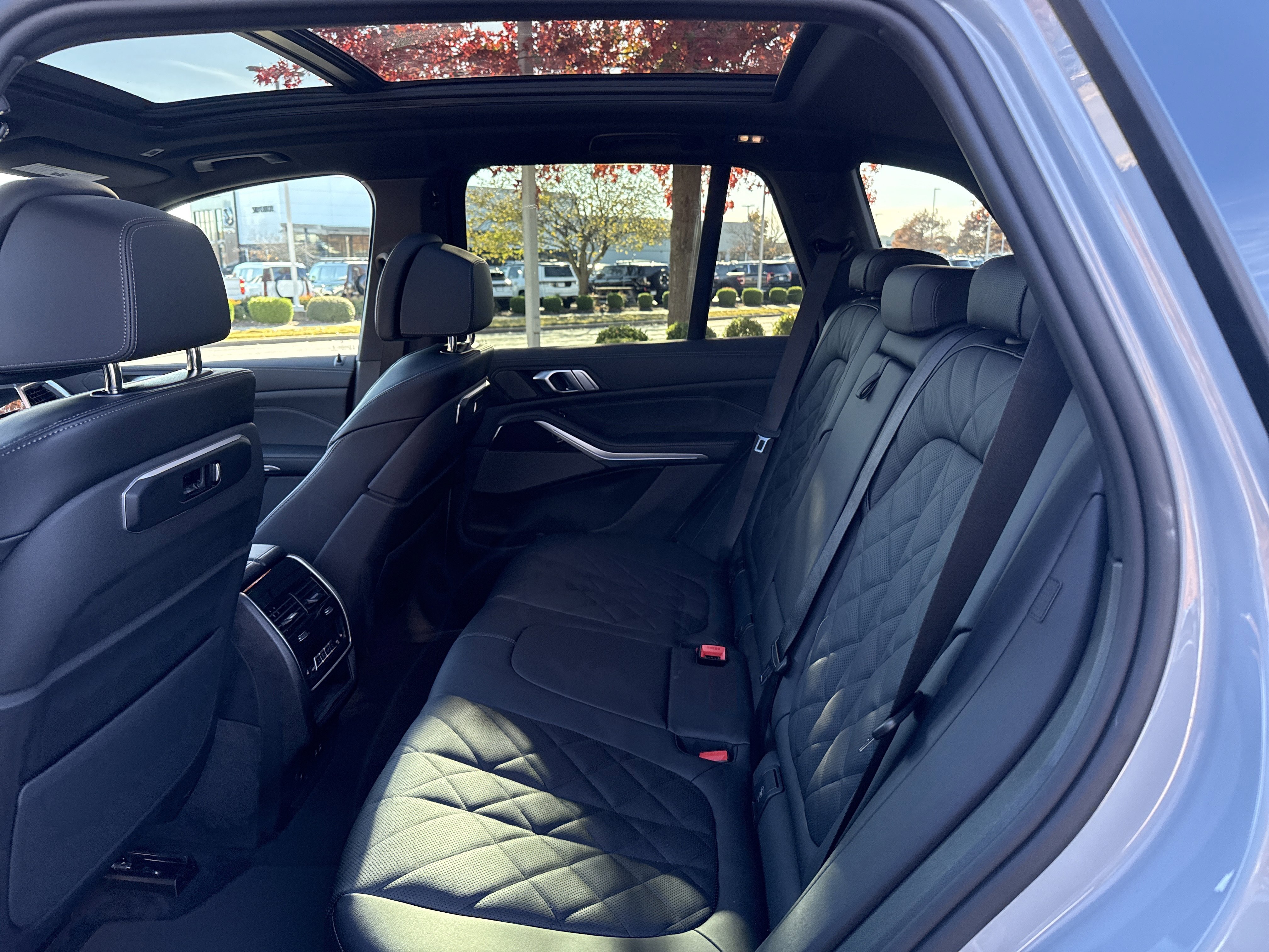 New 2026 BMW X5 xDrive50e w/ M Sport Package AWD/4WD image 11