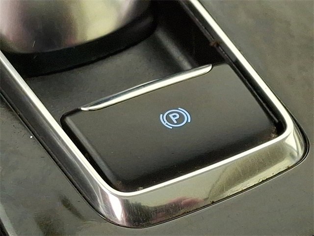 Used 2019 Ford Edge Titanium w/ Cold Weather Package image 24