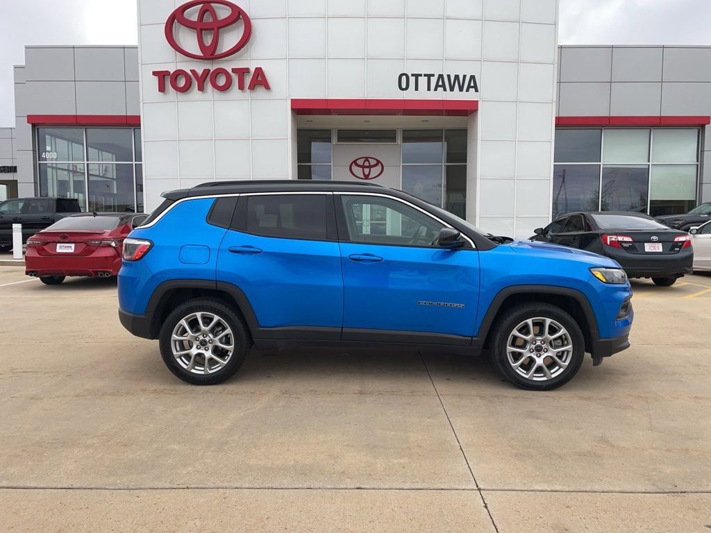 Used 2025 Jeep Compass Limited AWD/4WD image 4