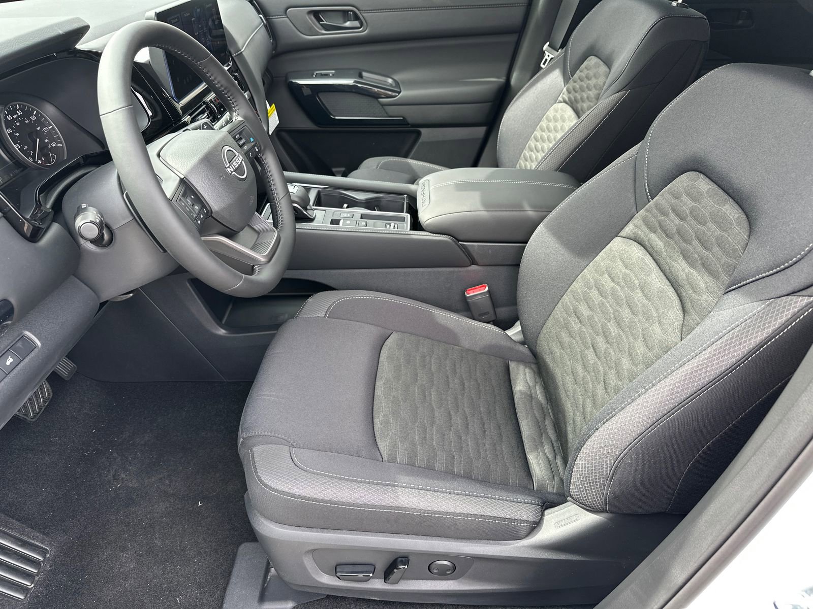 New 2026 Nissan Pathfinder SV image 6