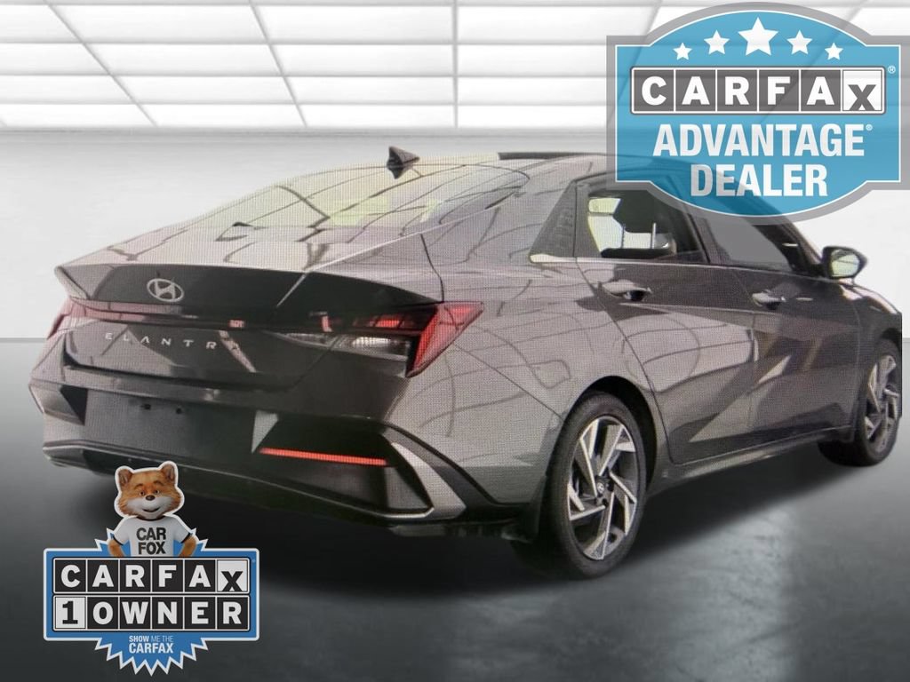 Used 2025 Hyundai Elantra SEL FWD image 2