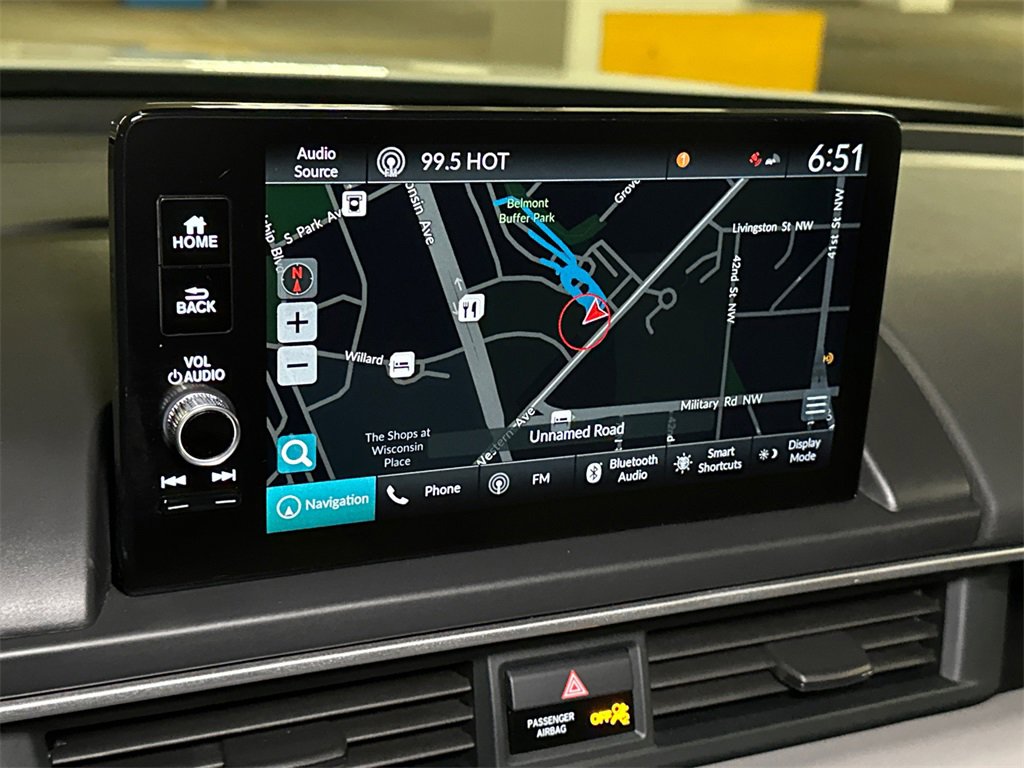 Used 2023 Honda Pilot Touring image 32