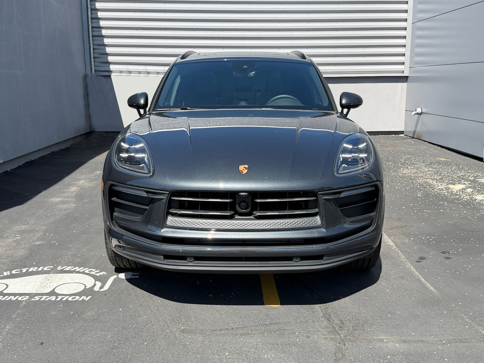 Certified 2026 Porsche Macan AWD/4WD image 6