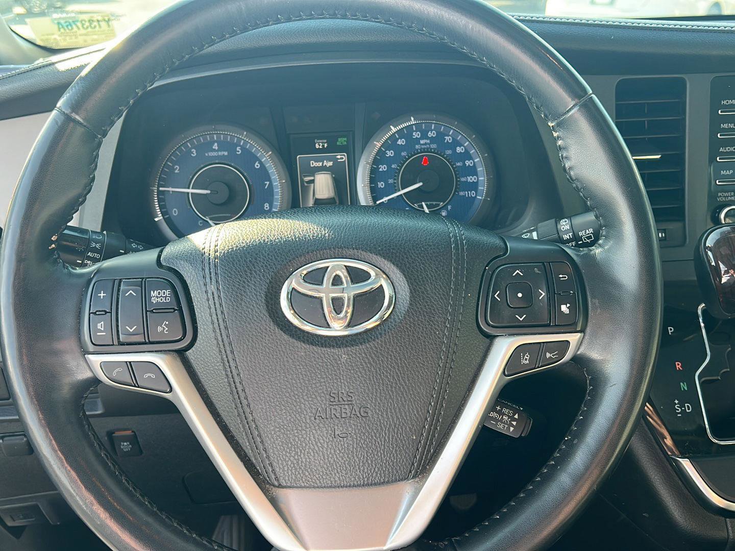 Used 2018 Toyota Sienna Limited Premium image 20