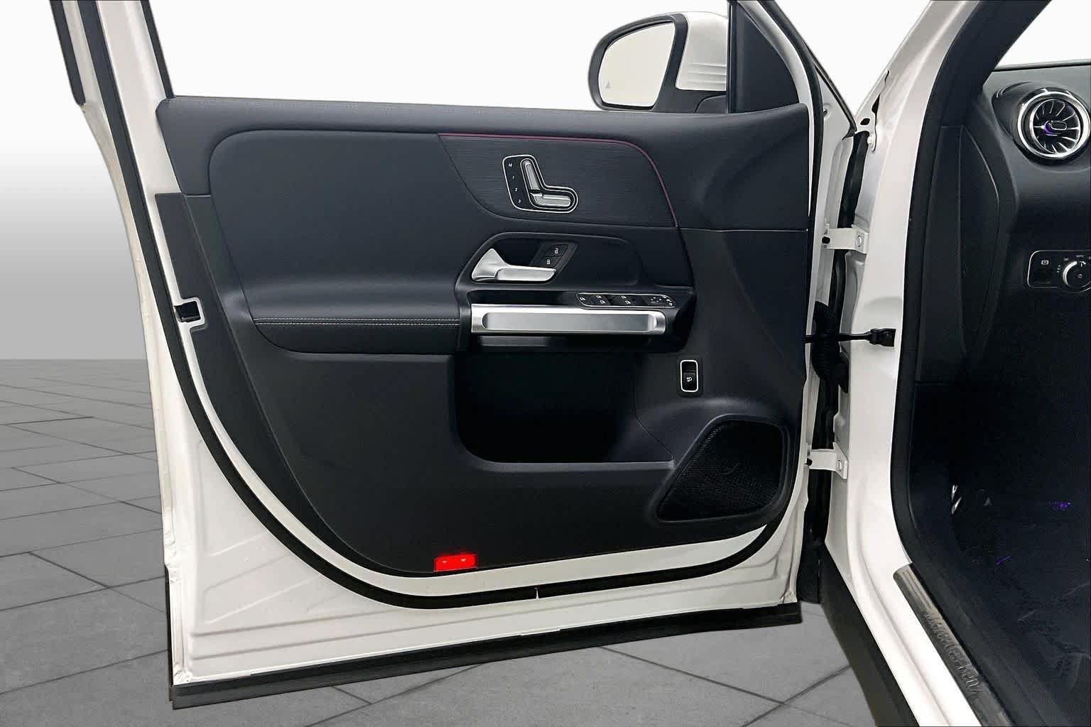 Certified 2023 Mercedes-Benz EQB 350 4MATIC SUV w/ Exclusive Package image 24