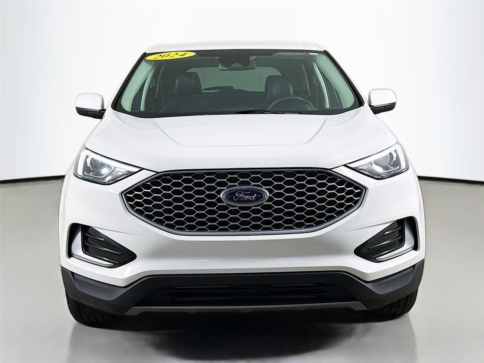 Used 2024 Ford Edge SEL AWD/4WD image 3