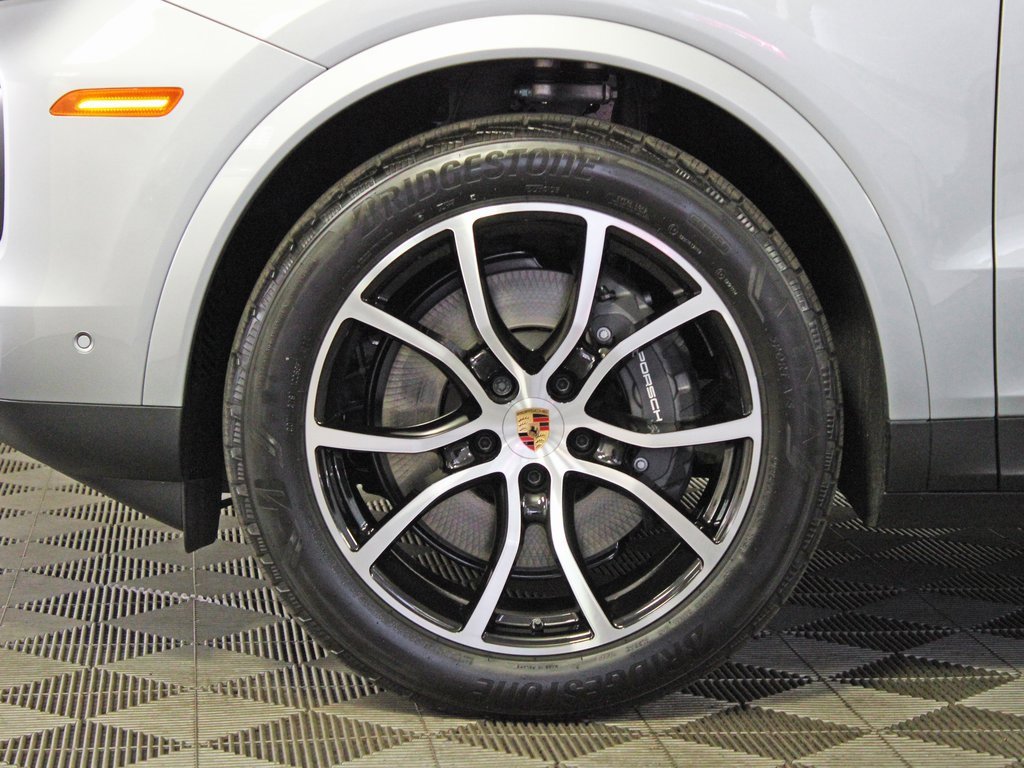 Certified 2025 Porsche Cayenne Coupe image 41