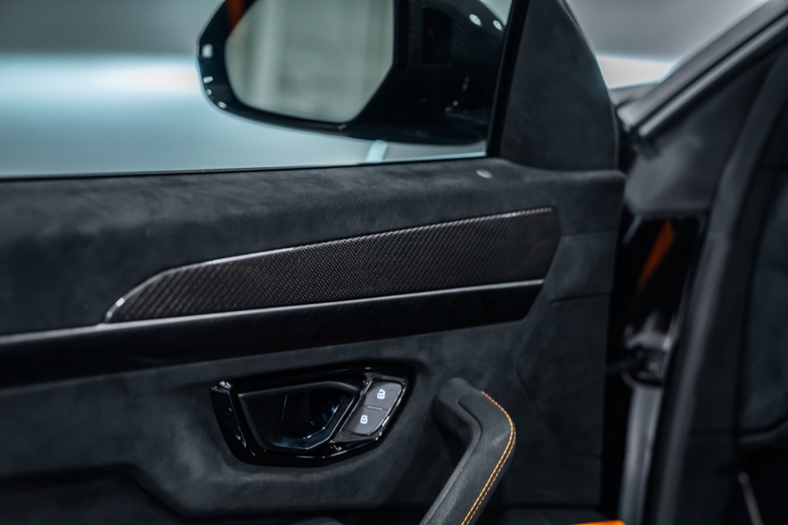 Used 2024 Lamborghini Urus Performante AWD/4WD image 17