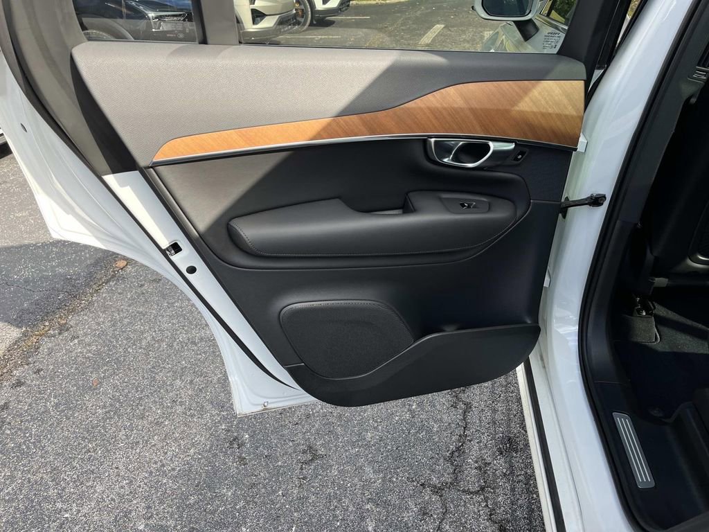 Used 2025 Volvo XC90 T8 Core w/ Protection Package Premier image 17