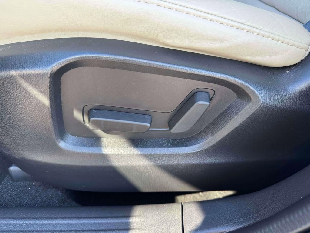 Used 2020 MAZDA CX-5 Touring image 17