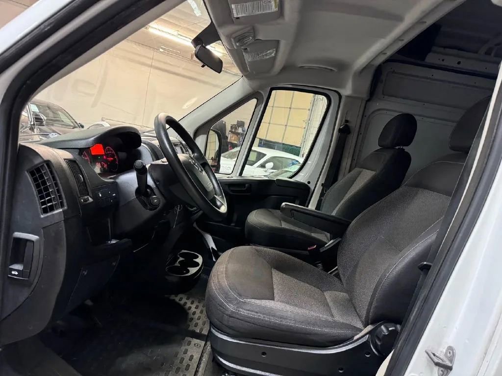 Used 2016 RAM ProMaster 2500 image 14