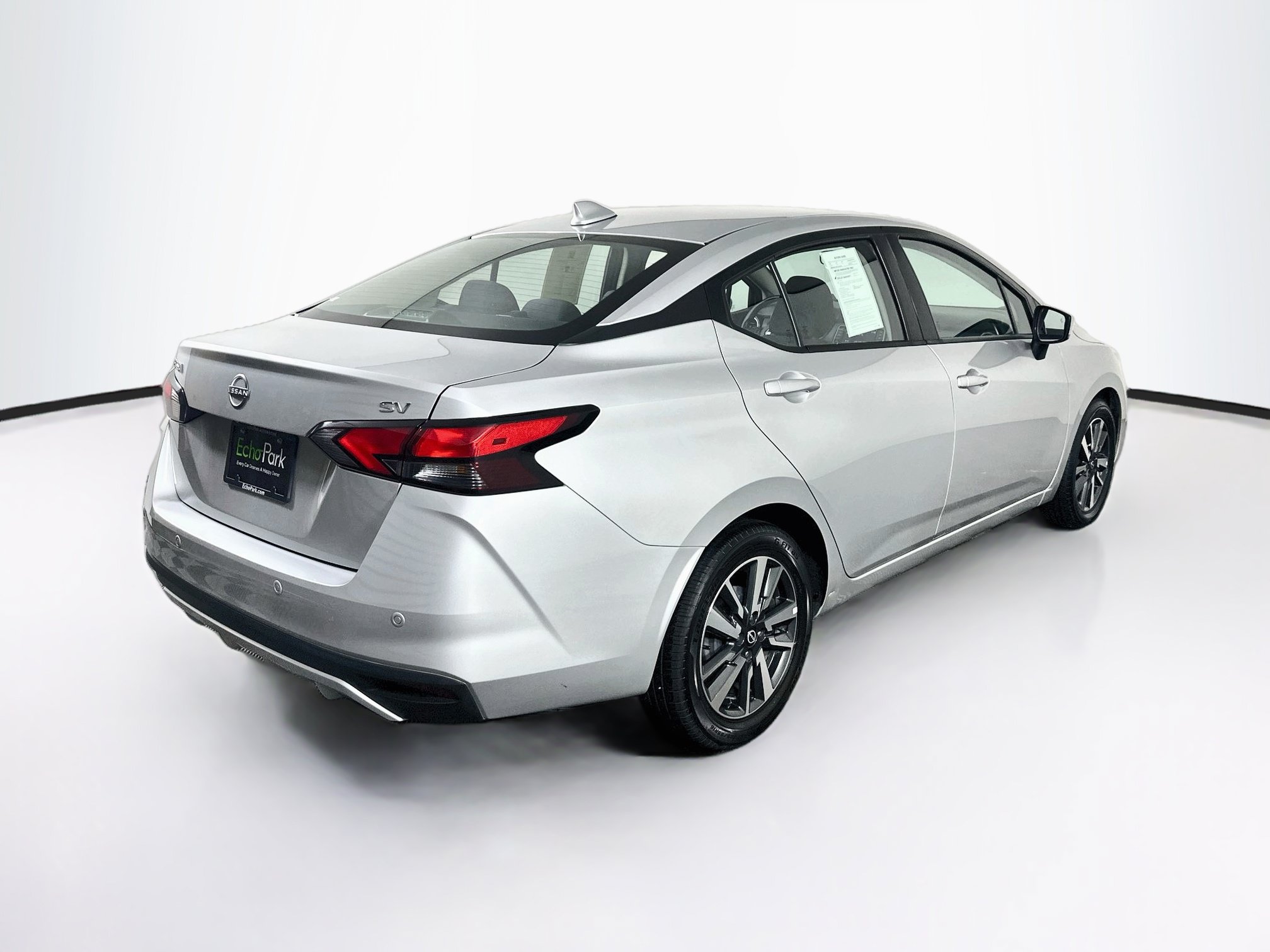 Used 2024 Nissan Versa SV FWD image 9